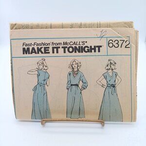 UNCUT Vintage Sewing PATTERN McCalls 6372, Misses Make It Tonight 1970s Pullover